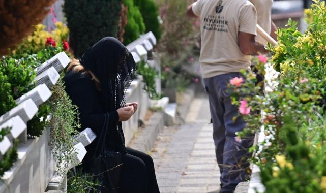 Cem Garipoğlu'nun annesi mezarında: Çıkarılan kemikler geri konuldu