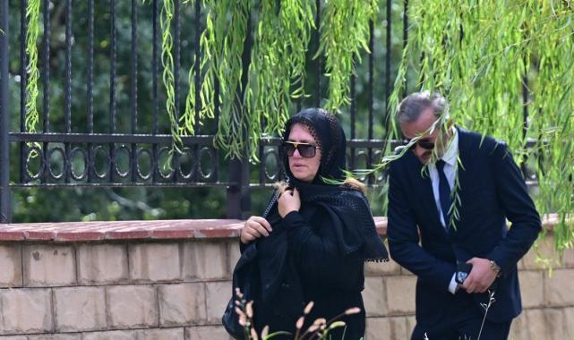 Cem Garipoğlu'nun annesi mezarında: Çıkarılan kemikler geri konuldu