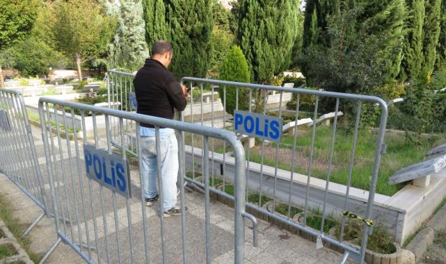 Cem Garipoğlu'nun mezarının etrafı bariyerlerle kapatıldı