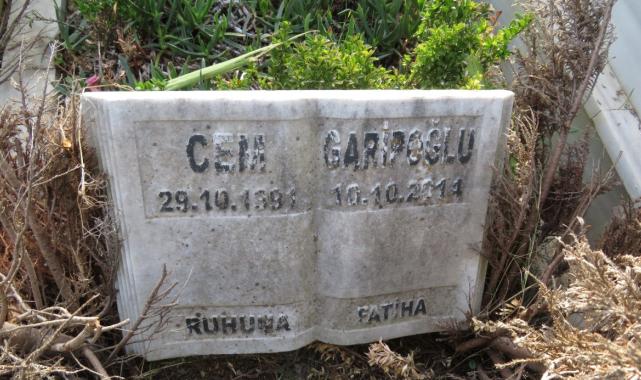 Cem Garipoğlu'nun mezarının etrafı bariyerlerle kapatıldı
