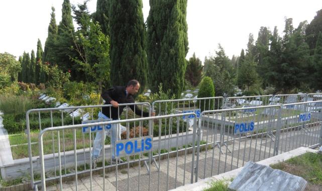 Cem Garipoğlu'nun mezarının etrafı bariyerlerle kapatıldı