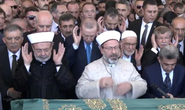 Cumhurbaşkanı Erdoğan, Recai Kutan'ın cenaze törenine katıldı