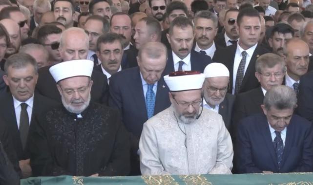 Cumhurbaşkanı Erdoğan, Recai Kutan'ın cenaze törenine katıldı