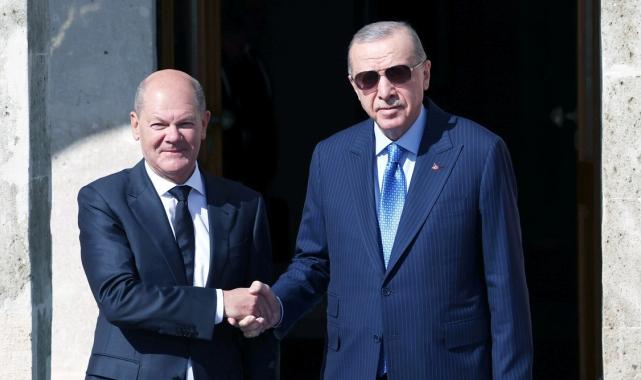 Cumhurbaşkanı Erdoğan'dan Olaf Scholz'a ayar: F-35'lerle iyi vurdunuz mu diyelim