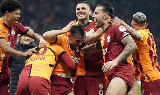 Derbi zaferinin 3'lüsü Yunus Akgün'den!