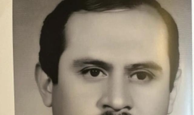 Devlet Bahçeli'nin hayatını anlatan kitapta yer alan özel fotoğraflar