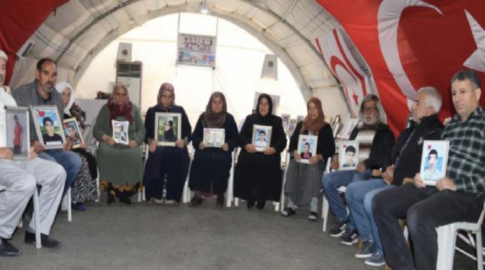 Diyarbakır anneleri dağa kaçırılan çocuklarının yolunu gözlüyor