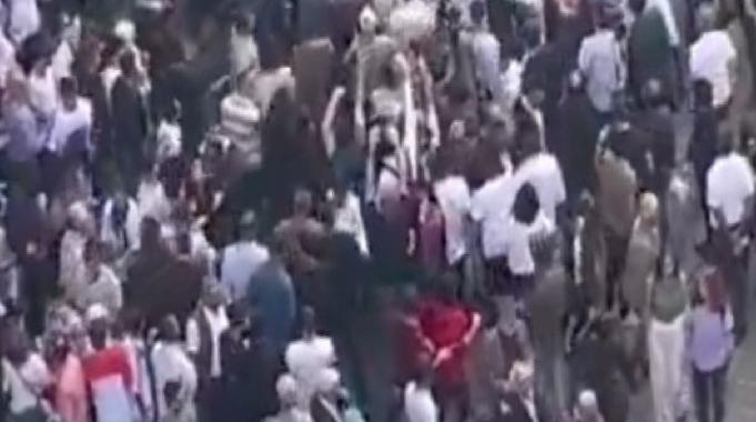 Diyarbakır&#039;da DEM Parti&#039;den alçak provakasyon: Bebek katili lehine slogan attılar