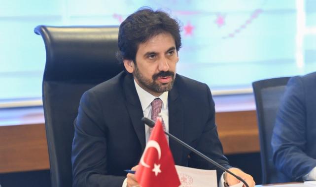 Filistinlilere hakaret eden tiyatrocuya Batuhan Mumcu'dan cevap gecikmedi