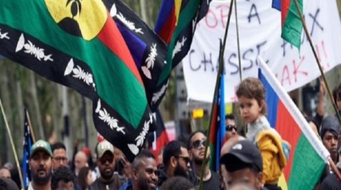 Fransa, Yeni Kaledonya'da sokağa çıkma yasağını uzattı