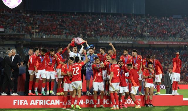 Halil Umut Meler'in yönettiği maçta Al Ahly, Al Ain'i yendi