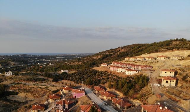 Hatay, Arsuz'da inşa edilen köy evlerinin anahtarları teslim edildi