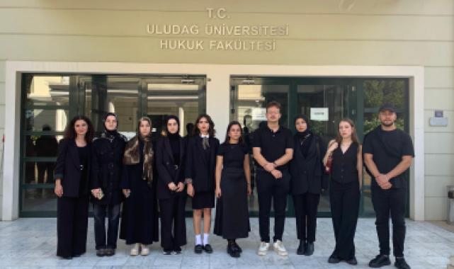 Hukuk fakültesi öğrencilerinden kadın cinayetlerine tepki