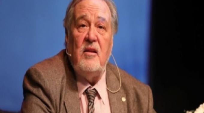 İlber Ortaylı'dan gençlere: Günlerinizi sahilde kafelerde geçirmeyin