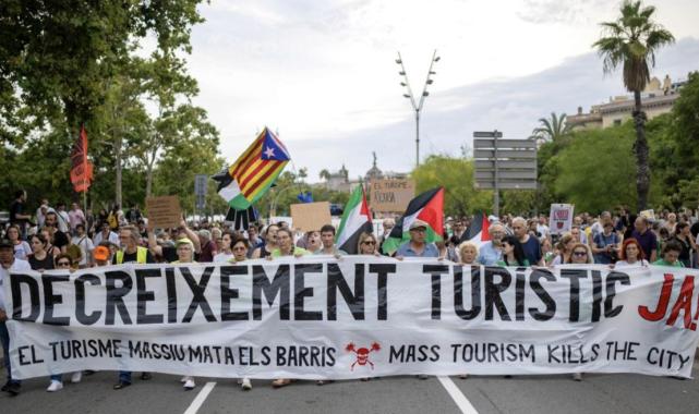 İspanya'da aşırı turizm protestoları sürüyor: Turistler evine dönsün