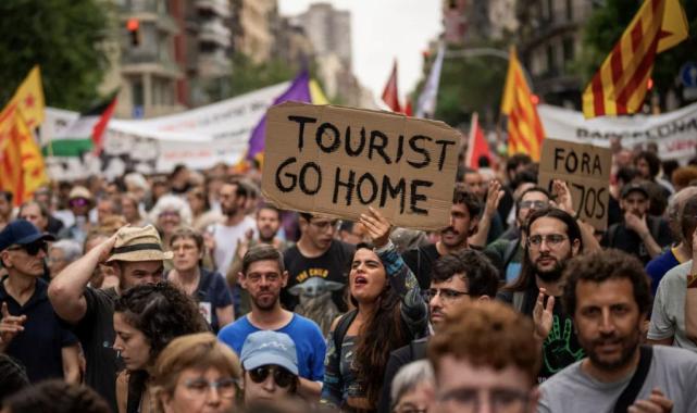 İspanya'da aşırı turizm protestoları sürüyor: Turistler evine dönsün