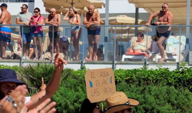 İspanya'da aşırı turizm protestoları sürüyor: Turistler evine dönsün