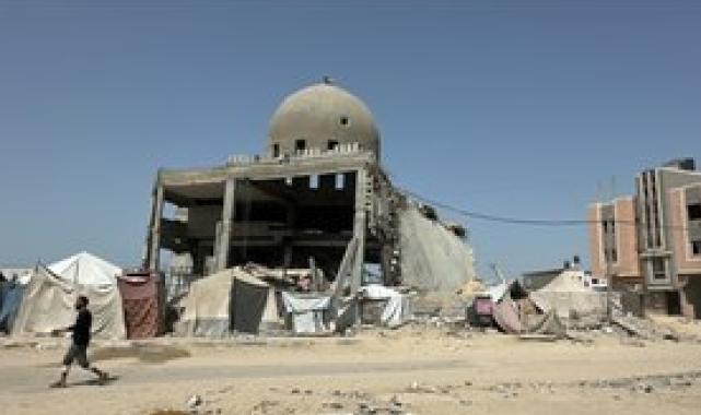 İsrail, Gazze Şeridi'nde camiyi hedef aldı! En az 18 kişi hayatını kaybetti