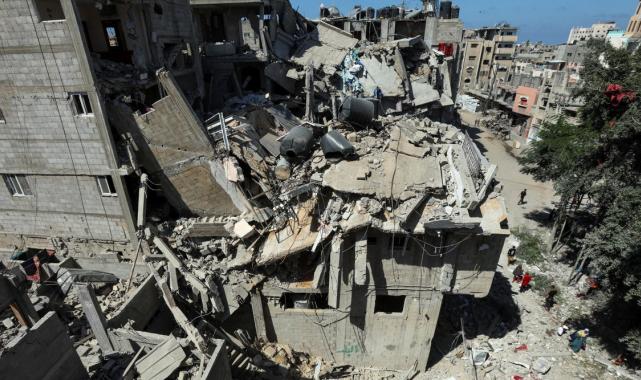 İsrail, Gazze'de hastane bahçesindeki çadırları vurdu