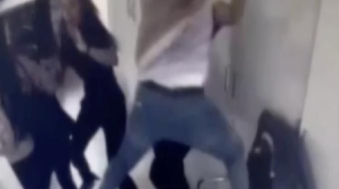 İstanbul'da ameliyatı ertelenen hastanın yakını doktora saldırdı