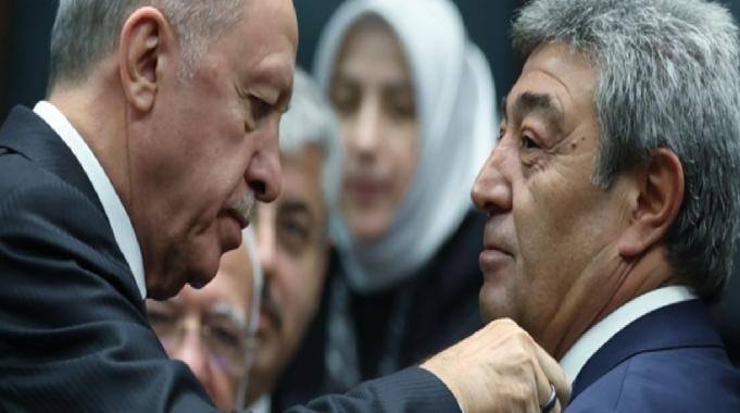 İyi Parti’den ayrılan Dursun Ataş, AK Parti’ye katıldı