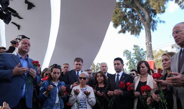 İzmir depreminin 4. yılında düzenlenen törende duygusal anlar yaşandı
