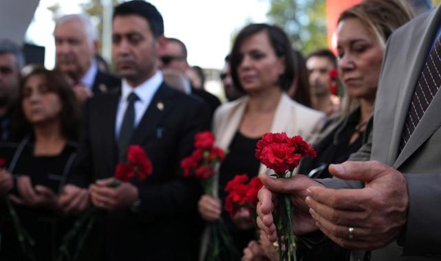 İzmir depreminin 4. yılında düzenlenen törende duygusal anlar yaşandı