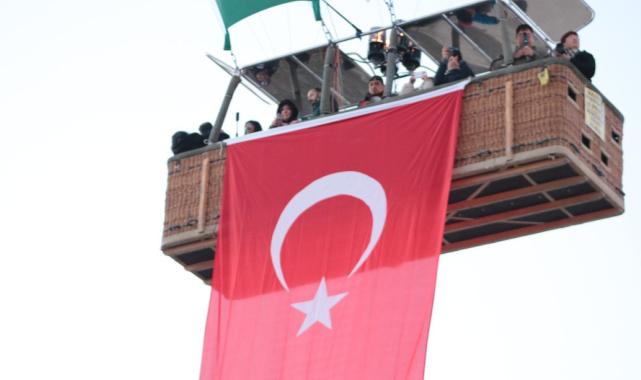 Kapadokya'da balonlar, Cumhuriyet Bayramı için havalandı