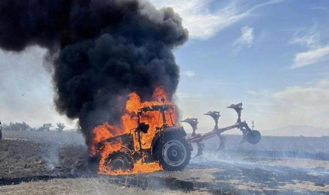 Karaman'da tarlayı süren traktör alev aldı