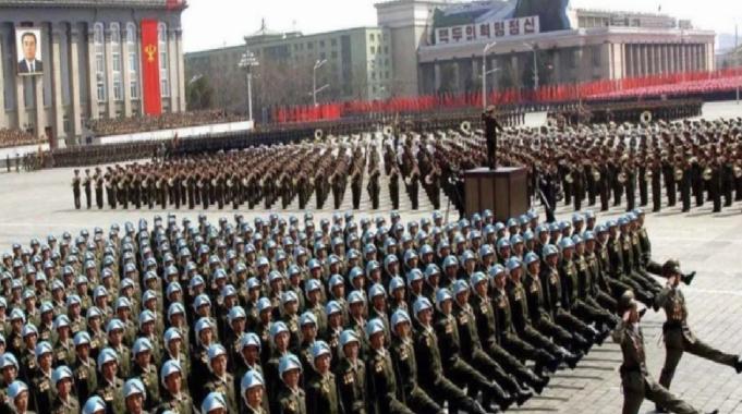 Kore'de kuzey-güney gerilimi: 1,4 milyon kişi gönüllü askerlik için başvurdu