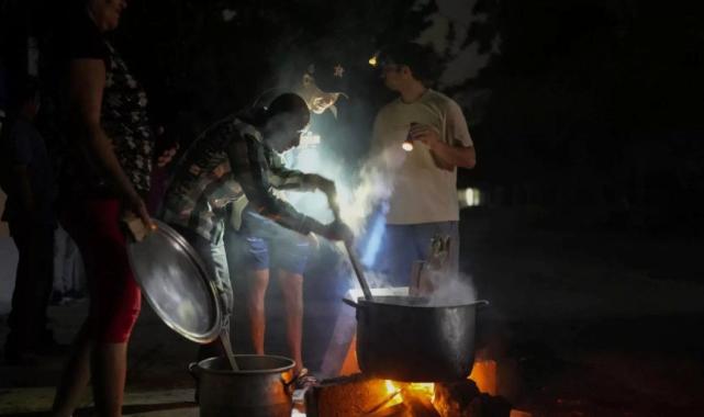 Küba'da milyonlarca kişi elektriksiz kaldı