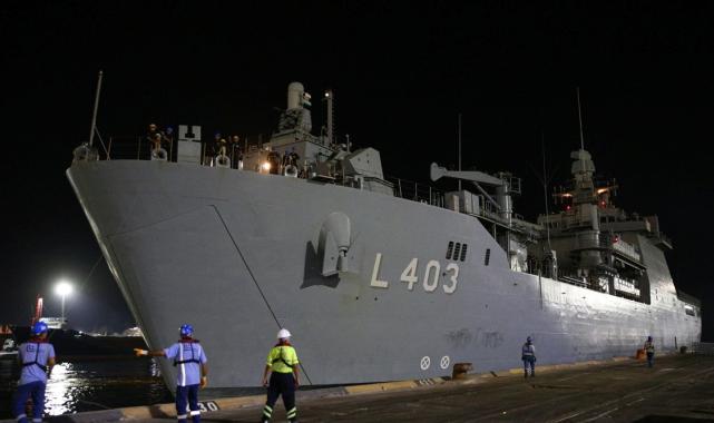 Lübnan'dan gelen yolcuların tahliyesi tamamlandı: TCG Sancaktar da Mersin'e ulaştı