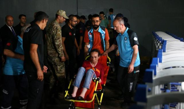 Lübnan'dan gelen yolcuların tahliyesi tamamlandı: TCG Sancaktar da Mersin'e ulaştı