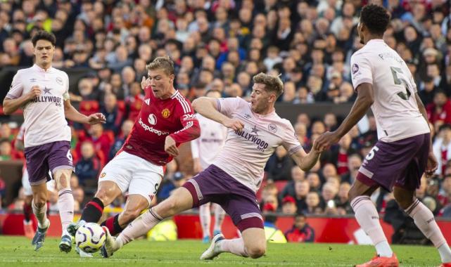 Manchester United, geriye düştüğü maçta 3 puan almayı bildi