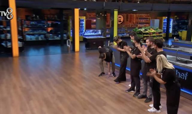 MasterChef Türkiye'ye heyecanlı gece: Bir kişi elendi, diğeri kaşık aldı