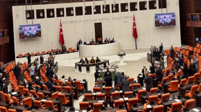 Meclis yeni yasama yılına başlıyor: Gündem ekonomi