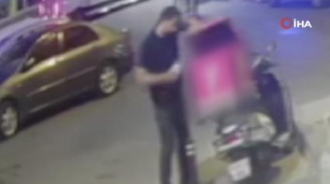 Silivri&#039;de bir hırsız, kuryenin motosikletindeki yemek siparişini çaldı
