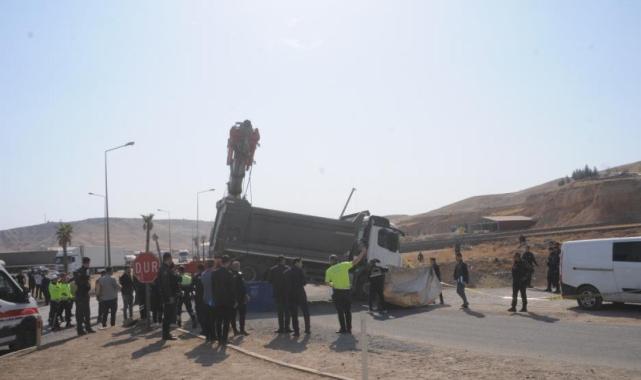 Şırnak'ta motosiklet, kamyonun altına girdi: 1 ölü