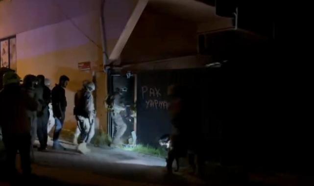 Sultanbeyli'de hareketli anlar: Sinir krizi geçirdi, eşyaları ateşe verdi