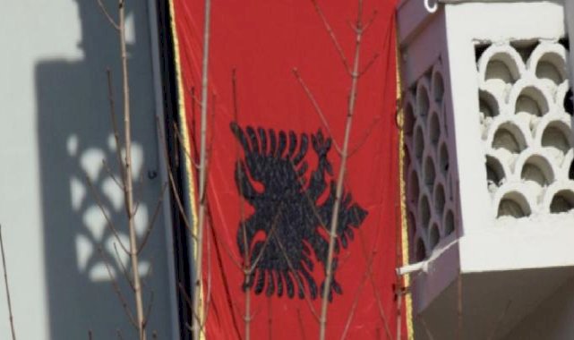 AB, Arnavutluk ile ilk fasıl kümesini açtı