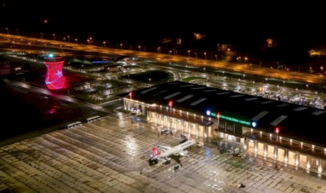 Abdulkadir Uraloğlu duyurdu: Rize-Artvin Havalimanı'nda yeni pist aydınlatma sistemi kuruldu