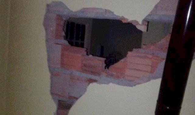 Adana'da meydana gelen depremde 6 ev hasar aldı