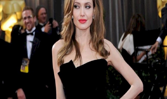 Angelina Jolie, Brad'i unuttu: Yeni aşklara yelken açtı