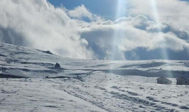 Bayburt'un köylerinde kar yağışı
