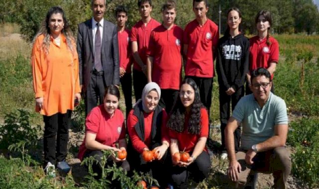 Erzincan’da meslek lisesi öğrencileri hem öğreniyor hem de kazanıyorlar