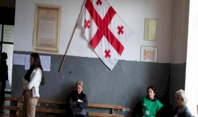 Gürcistan'da siyasi kriz: Cumhurbaşkanı Zurabişvili, halkı sokağa çağırdı