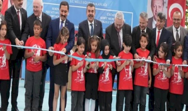 Hatay'da üç okula toplu açılış