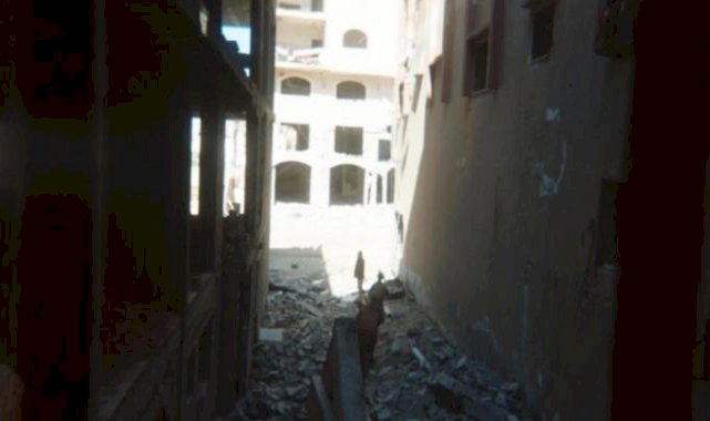 İsrail'in uyguladığı vahşet bitmiyor! Filistinlileri canlı kalkan olarak kullanıyorlar!