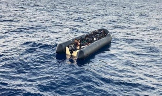 İzmir açıklarında 30 düzensiz göçmen kurtarıldı