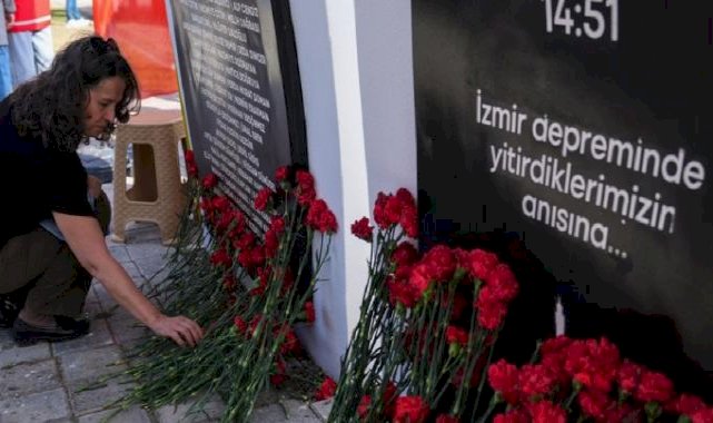 İzmir depreminin 4. yılında düzenlenen törende duygusal anlar yaşandı